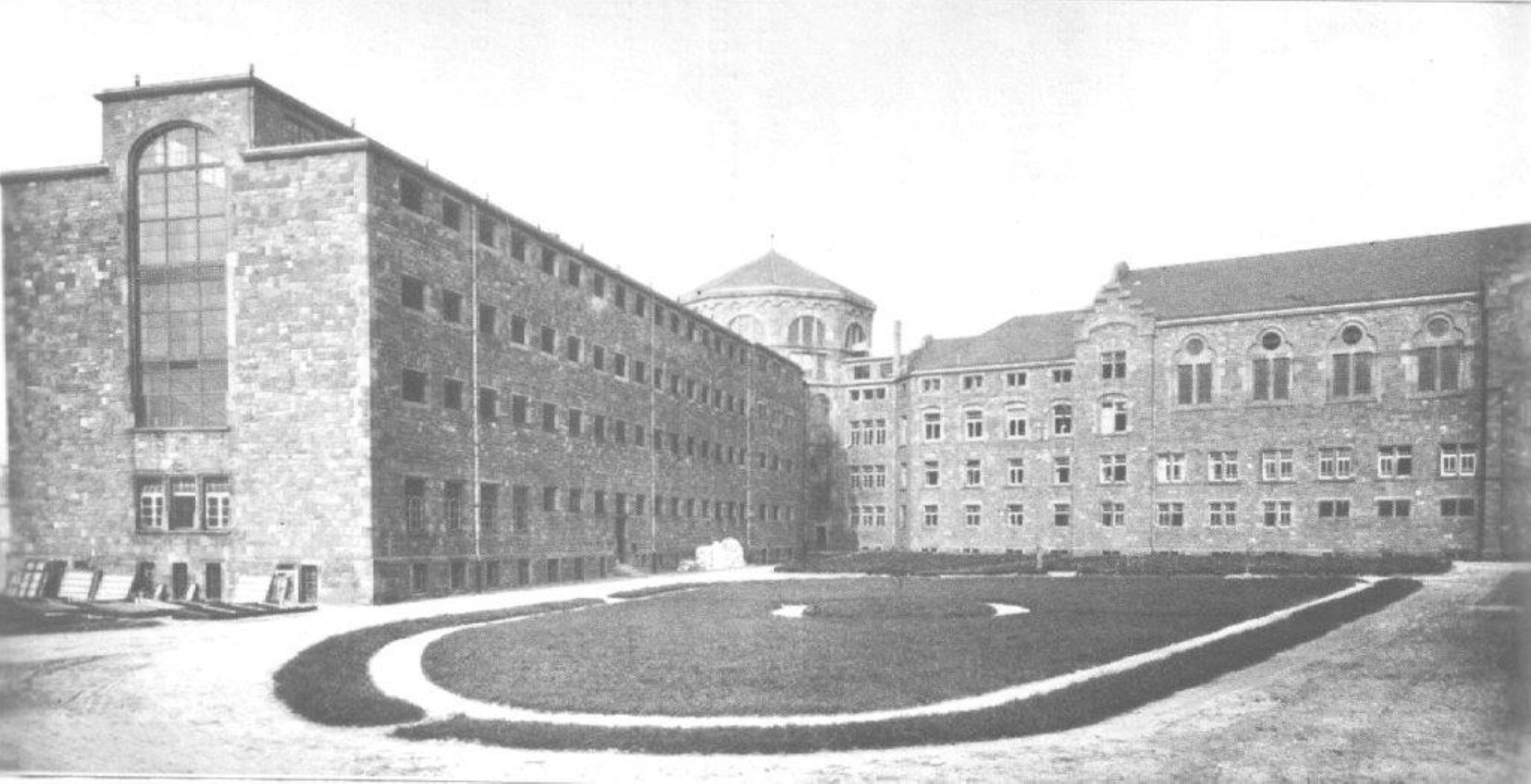 Treppenhaus innerhalb einer Justizvollzugsanstalt 